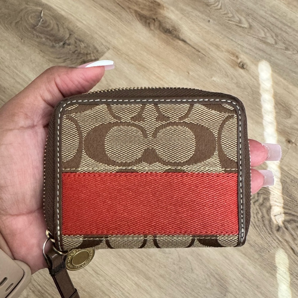 Essential Small Zip Around Card Case In Signature Canvas